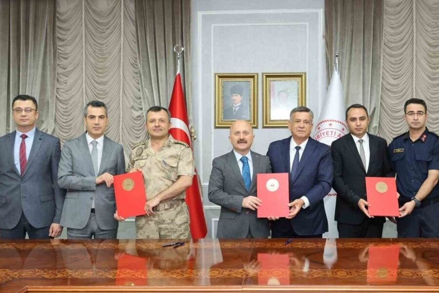 Blog yazısı Erdemoğlu Ailesi, Emniyet Ve Jandarma Lojmanları Yapacakiçin resim